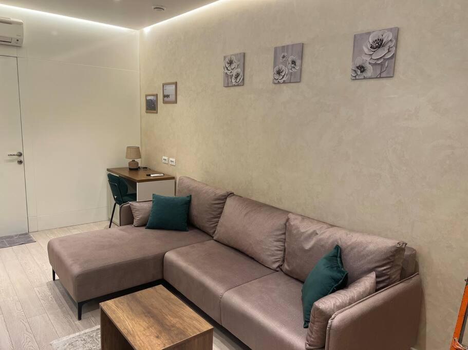 Rentapt Tirana Appartement Buitenkant foto